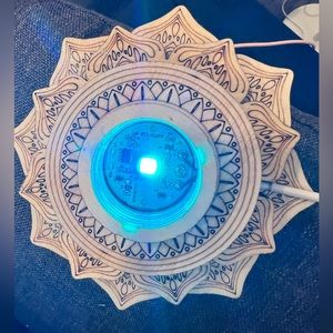 NWOT wood Mandela color changing light. Crystal holder.